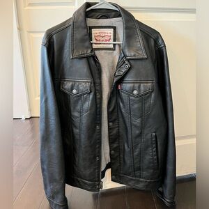 Levi’s Men’s Faux Leather Jacket Size M